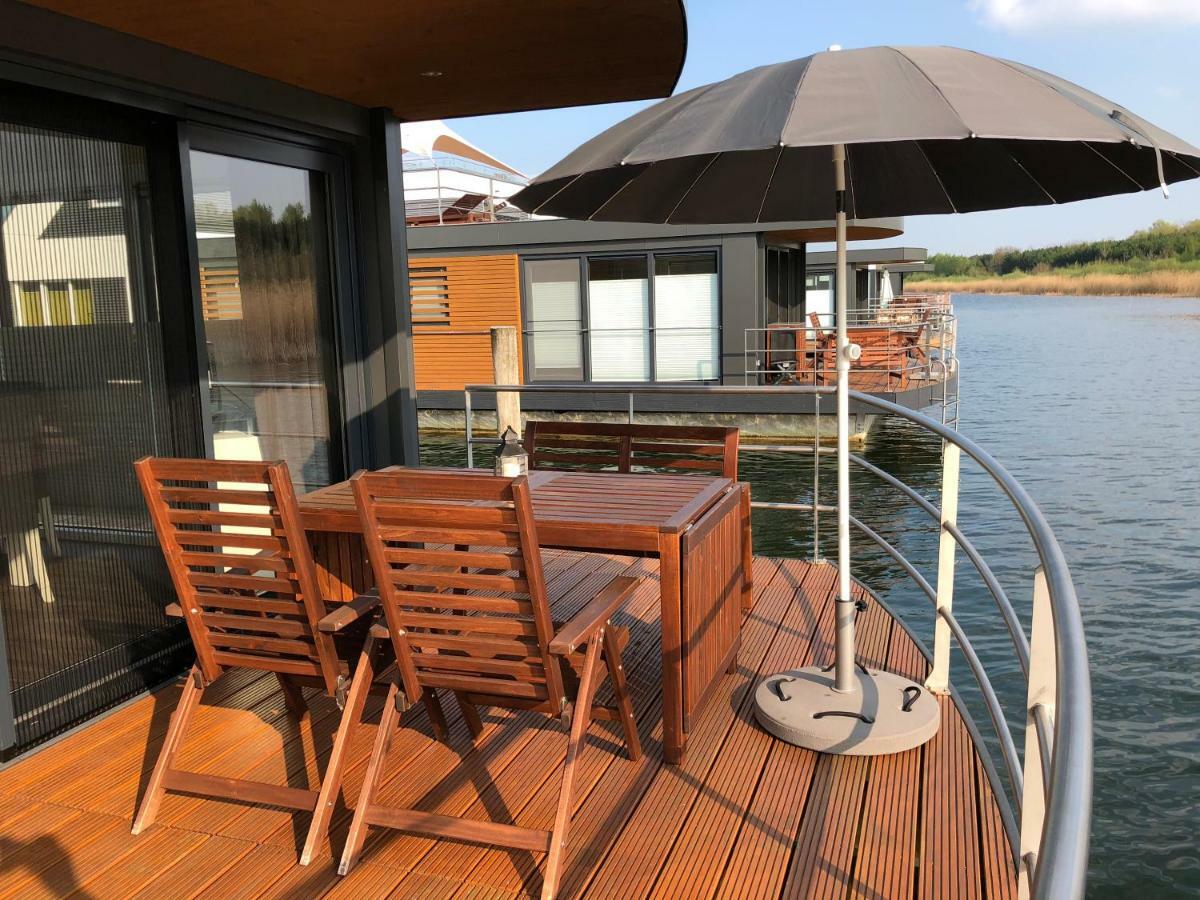 Botel Hausboot Harmonie *